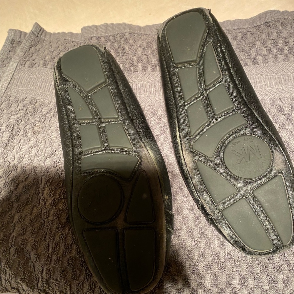 Micheal Kors black and silver flats